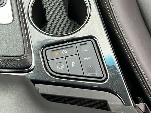 Used 2024 Cadillac CT4 Luxury image 23