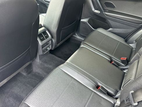 Used 2020 Volkswagen Tiguan SEL image 9
