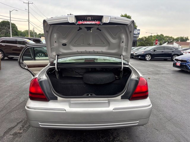 Used 2010 Mercury Grand Marquis LS RWD image 15