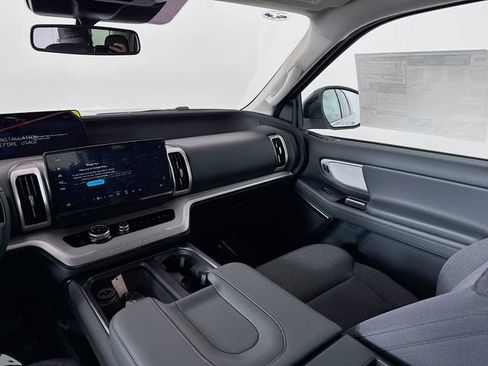 New 2025 Ford Expedition Active AWD/4WD image 22
