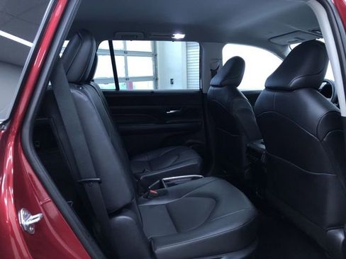 Certified 2025 Toyota Grand Highlander AWD image 21