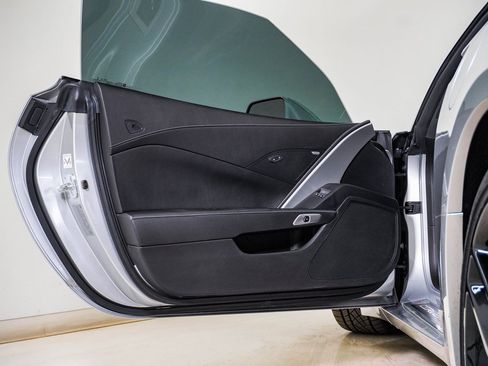 Used 2018 Chevrolet Corvette Stingray Coupe w/ Battery Protection Package image 28