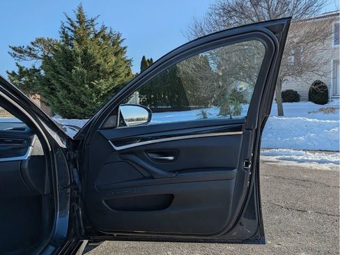 Used 2016 BMW M5 w/ Premium Package image 11