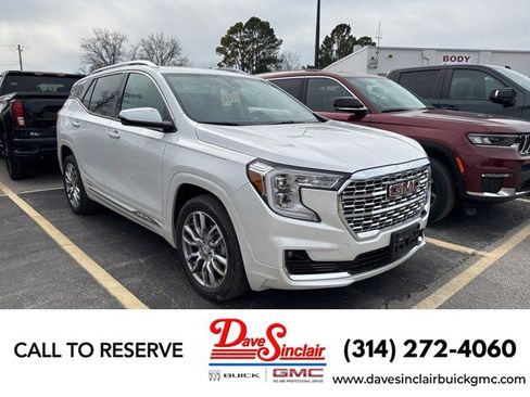 Used 2024 GMC Terrain Denali image 1