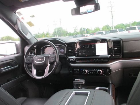 Used 2022 GMC Sierra 1500 SLT w/ SLT Premium Plus Package AWD/4WD image 25