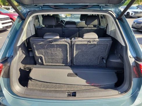 Used 2020 Volkswagen Tiguan SE image 11