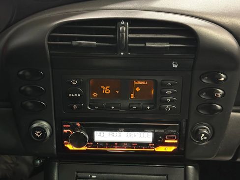 Used 2004 Porsche 911 Targa image 21