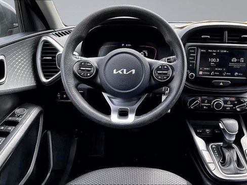 Used 2024 Kia Soul LX w/ Option Group 015 image 5