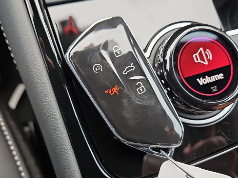 New 2026 Volkswagen Tiguan SEL R-Line image 22