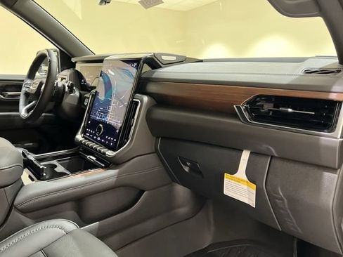 New 2026 GMC Yukon Denali w/ Advanced Technology Package AWD/4WD image 27