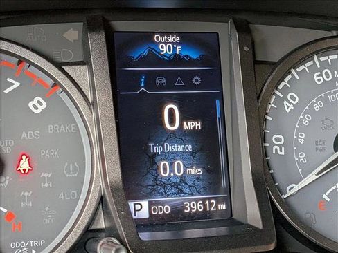 Used 2022 Toyota Tacoma TRD Sport w/ Technology Package AWD/4WD image 5