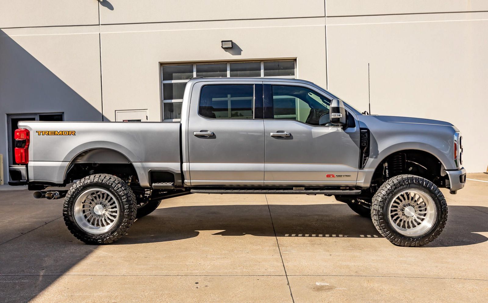 Used 2023 Ford F250 Lariat w/ Lariat Ultimate Package AWD/4WD image 10