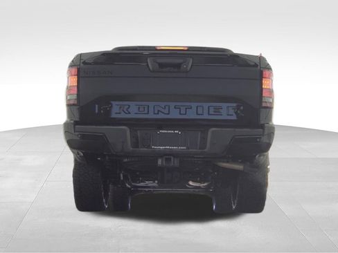 Used 2024 Nissan Frontier SV w/ Hardbody Edition AWD/4WD image 8