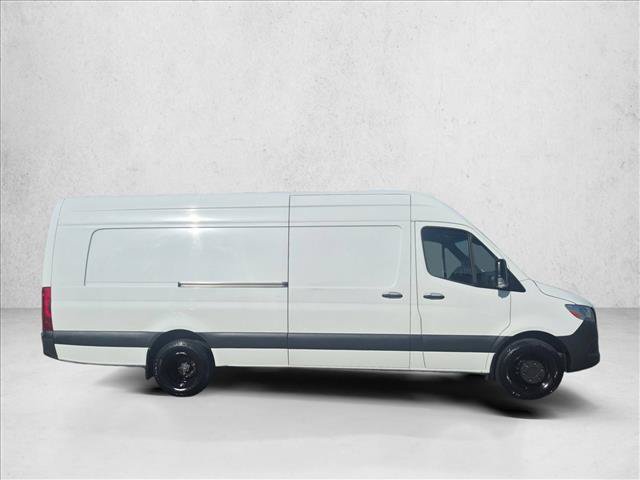 Used 2022 Mercedes-Benz Sprinter 3500 image 4