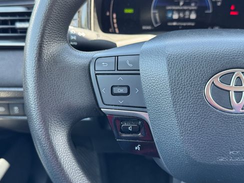 Used 2025 Toyota Camry LE FWD image 22