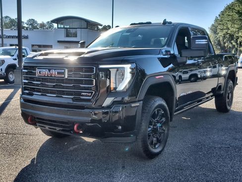 Used 2025 GMC Sierra 2500 AT4 w/ AT4 Premium Plus Package image 4