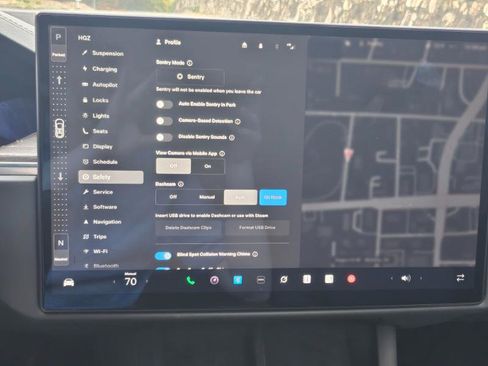 Used 2022 Tesla Model X image 49