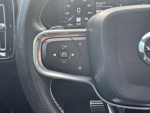 Used 2019 Volvo XC40 T5 R-Design image 23