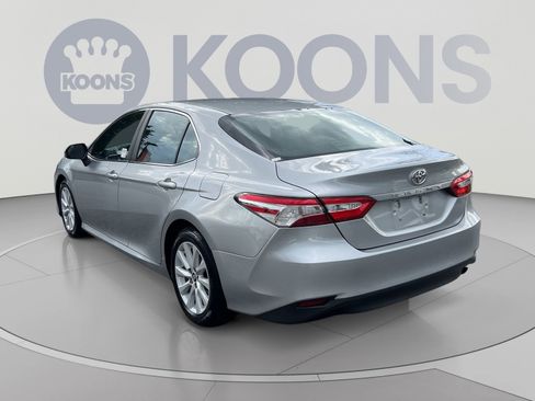Used 2018 Toyota Camry LE FWD image 4