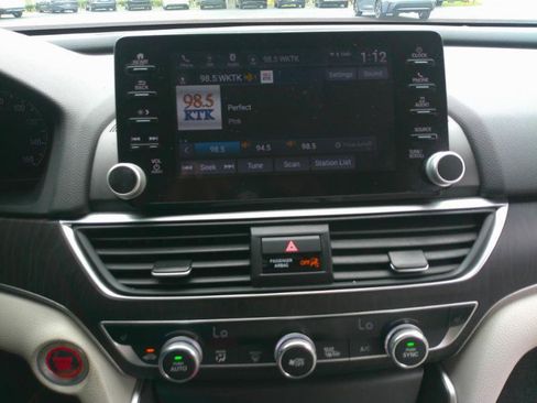 Used 2020 Honda Accord EX image 16