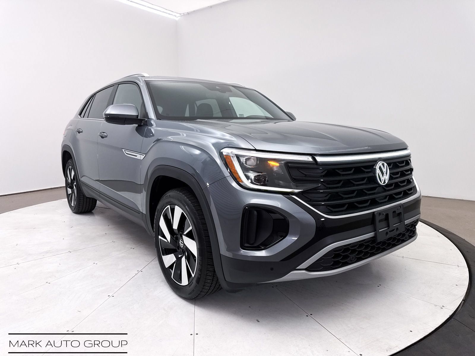 Used 2024 Volkswagen Atlas Cross Sport SE AWD/4WD image 9