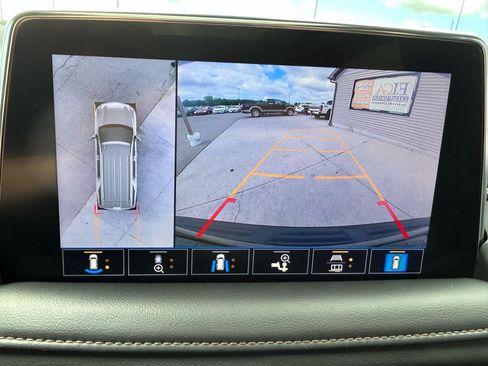 Used 2021 Chevrolet Suburban High Country AWD/4WD image 27