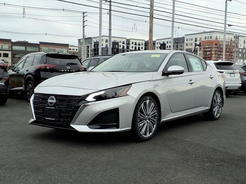 New 2025 Nissan Altima 2.5 SL image 3