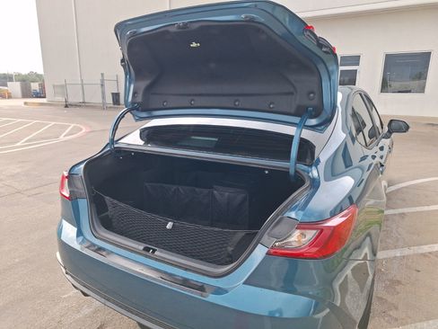 Used 2025 Toyota Camry SE image 36