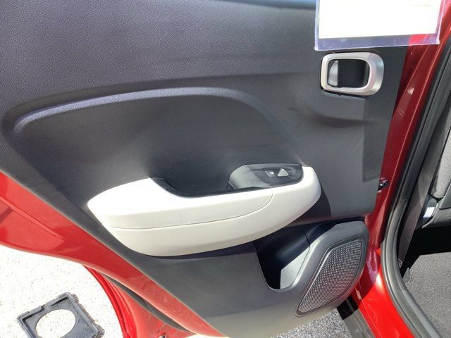 Used 2026 Hyundai Venue SEL FWD image 29