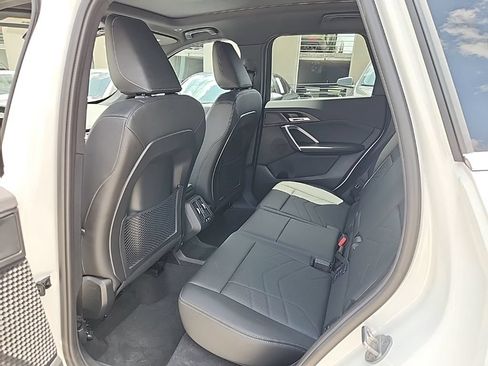 Used 2024 BMW X1 xDrive28i w/ Technology Package AWD/4WD image 3