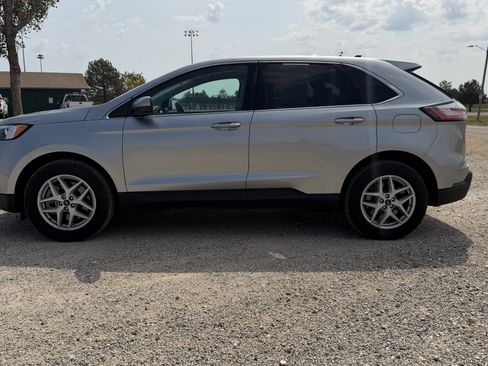 Used 2024 Ford Edge SEL w/ Convenience Package AWD/4WD image 12