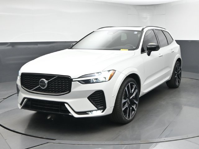 Used 2024 Volvo XC60 B5 Ultimate w/ Protection Package Premier AWD/4WD image 3