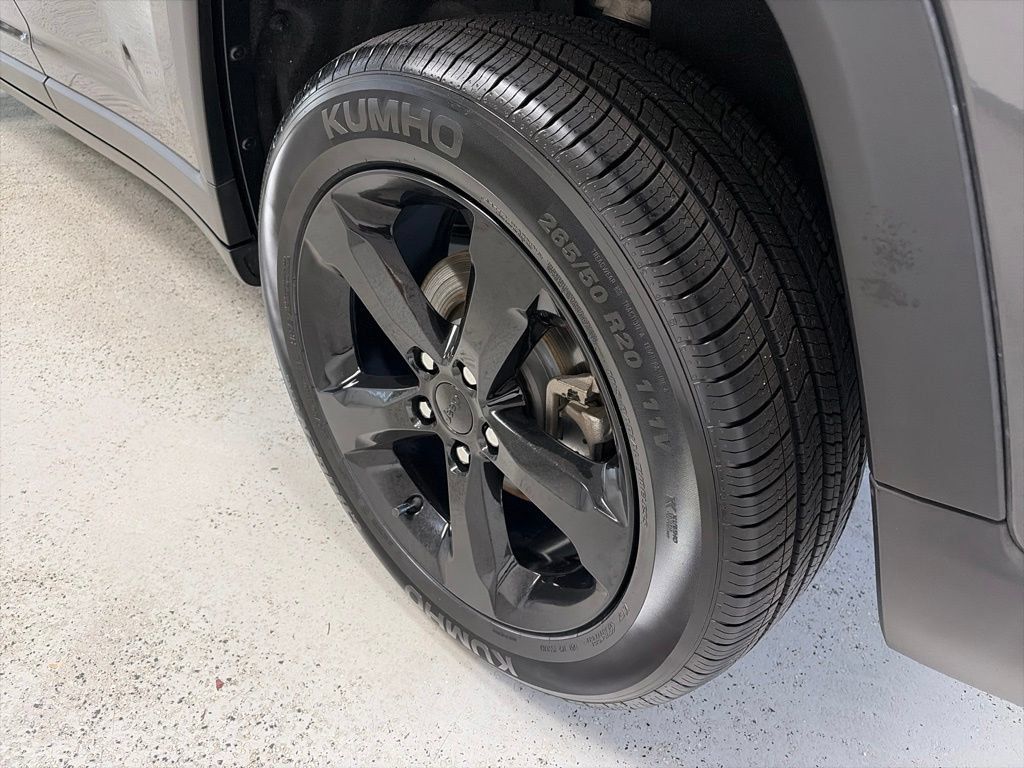 Certified 2024 Jeep Grand Cherokee Altitude AWD/4WD image 8
