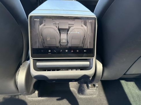 Used 2026 Tesla Model Y AWD image 15