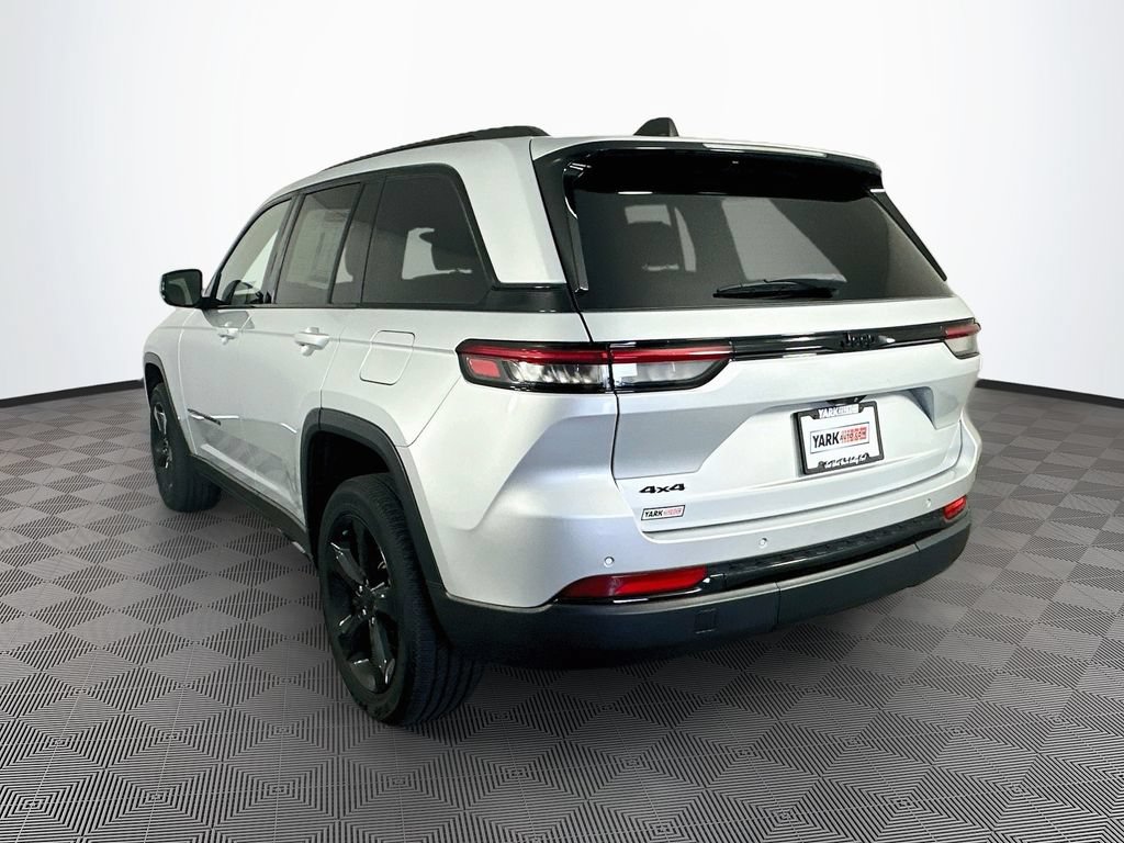 Certified 2024 Jeep Grand Cherokee Altitude AWD/4WD image 8