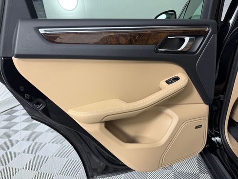 Certified 2026 Porsche Macan AWD/4WD image 29