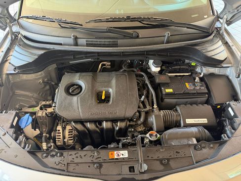 Used 2025 Kia Soul LX w/ LX Technology Package FWD image 30