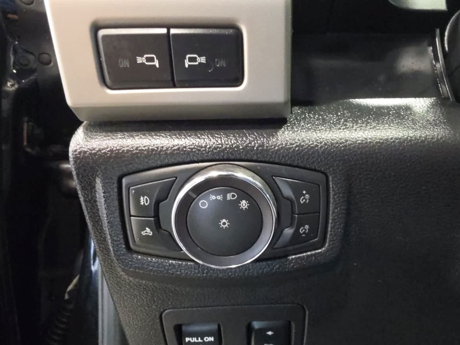 Used 2019 Ford F150 Lariat w/ Equipment Group 502A Luxury AWD/4WD image 23