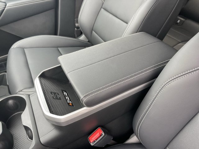 New 2027 GMC Terrain Elevation w/ Elevation Premium Package FWD image 21