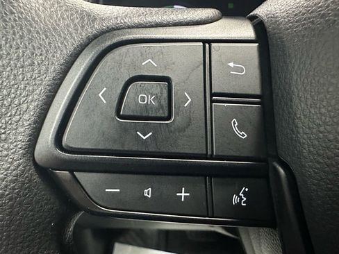 Used 2025 Toyota Sienna LE image 19