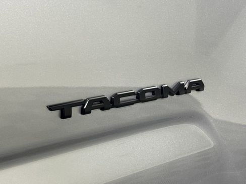 Used 2023 Toyota Tacoma SR AWD/4WD image 19