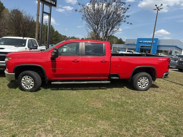 Used 2022 Chevrolet Silverado 3500 LT AWD/4WD image 2