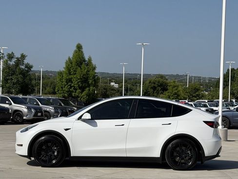 Used 2021 Tesla Model Y Long Range AWD/4WD image 3