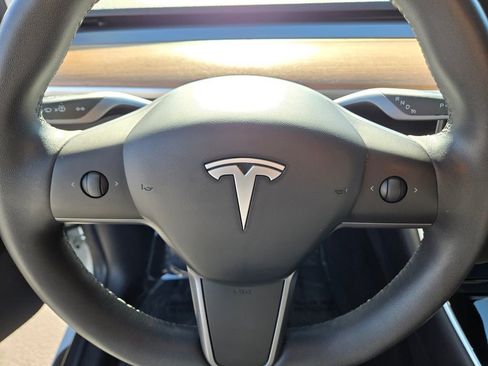 Used 2020 Tesla Model Y Long Range image 19
