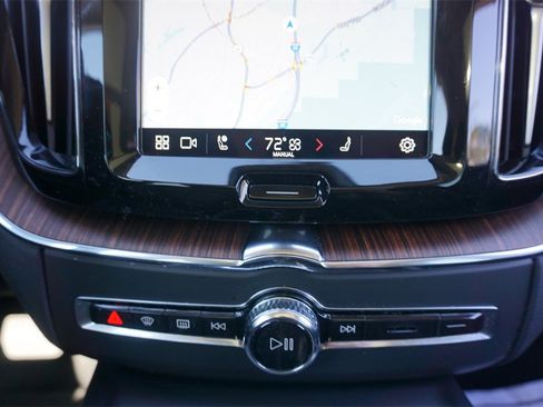 Used 2024 Volvo XC60 B5 Plus w/ Protection Package Premier image 11