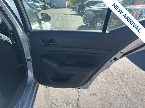 Used 2024 Nissan Altima 2.5 SV FWD image 13