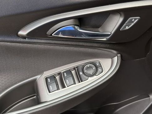 Used 2023 Chevrolet Malibu LS FWD image 23