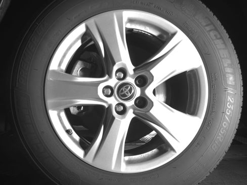 Used 2025 Toyota Highlander LE image 12