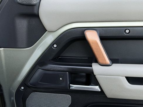 Used 2020 Land Rover Defender 110 S image 37