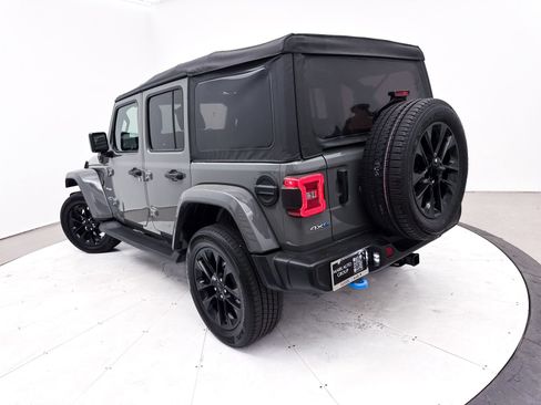 Used 2022 Jeep Wrangler Unlimited Sahara AWD/4WD image 3